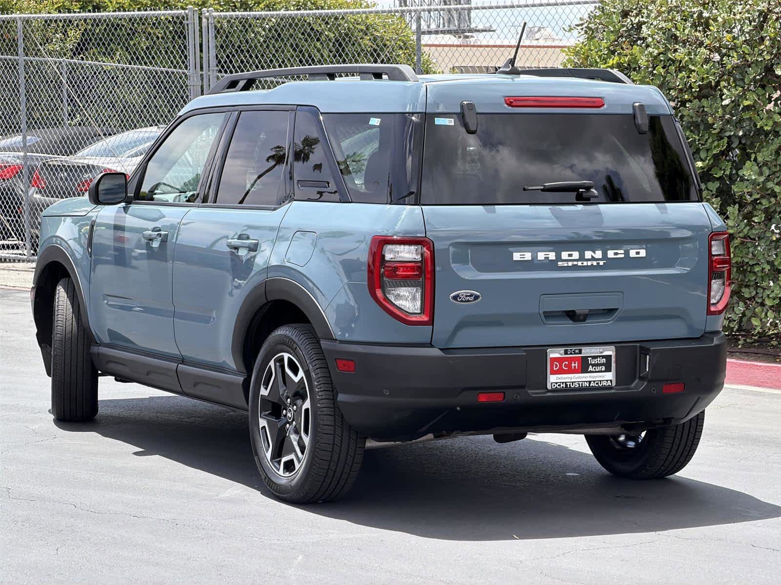 Used 2023 Ford Bronco Sport Outer Banks w/ Tech Package AWD/4WD image 5