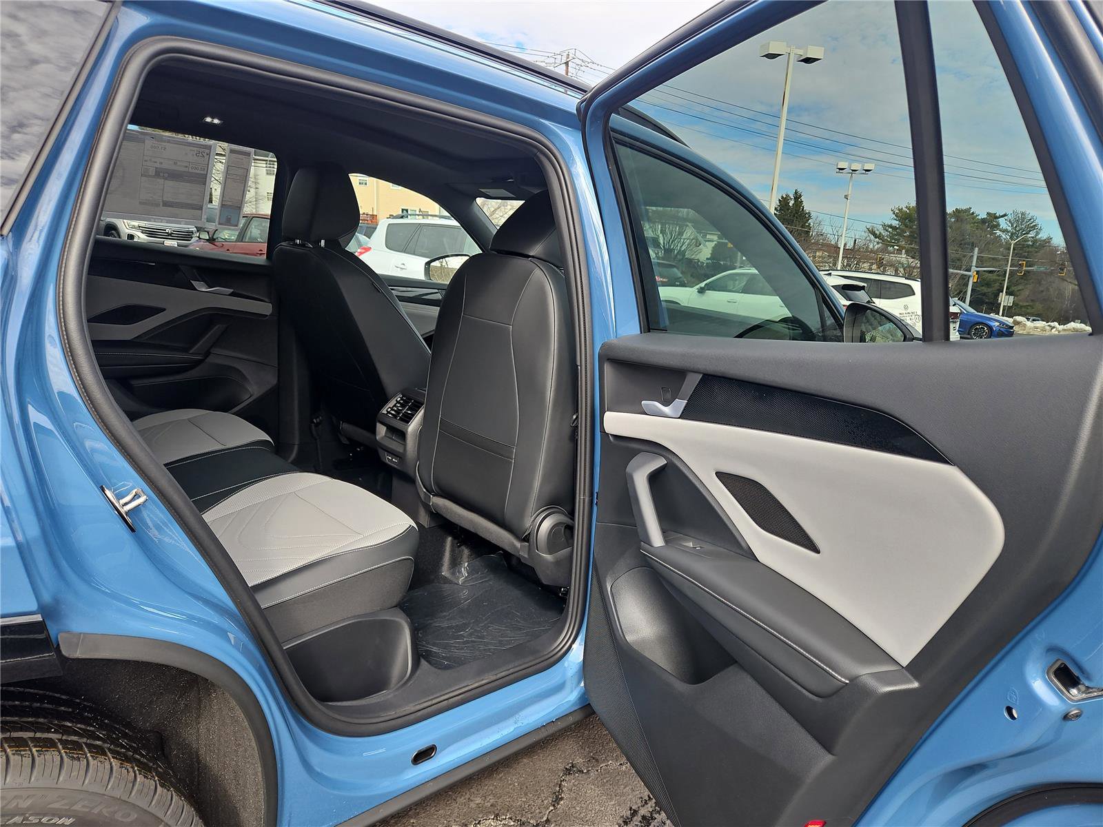 New 2026 Volkswagen Tiguan SE R-Line image 29