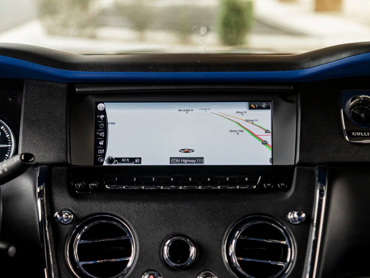 Used 2022 Rolls-Royce Cullinan image 18