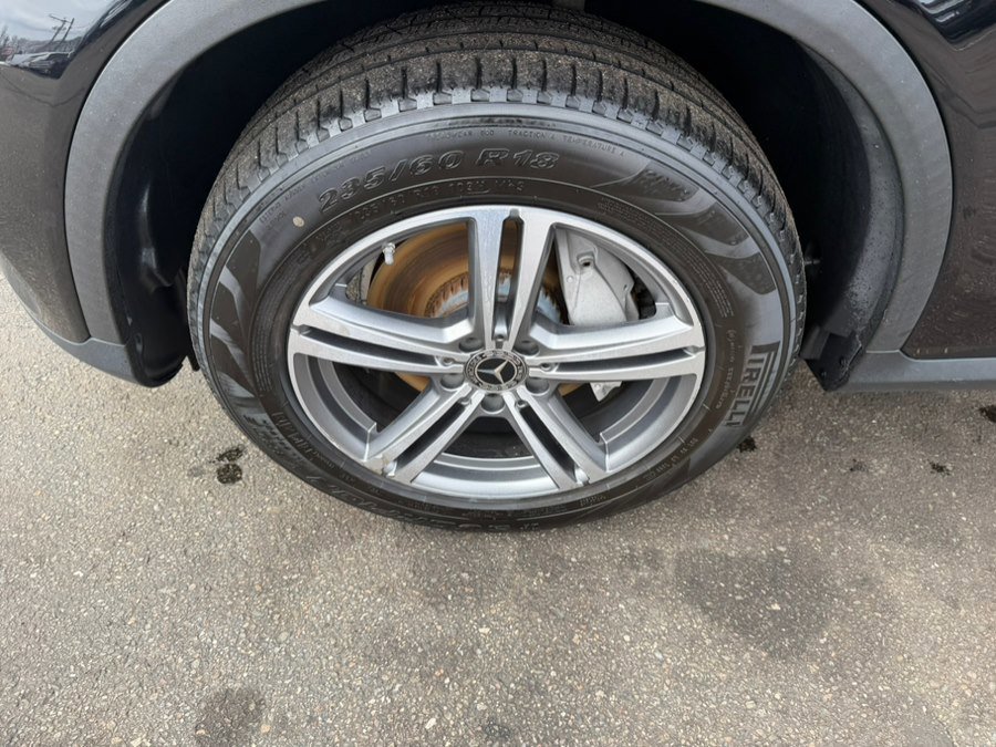 Used 2020 Mercedes-Benz GLC 300 4MATIC image 3