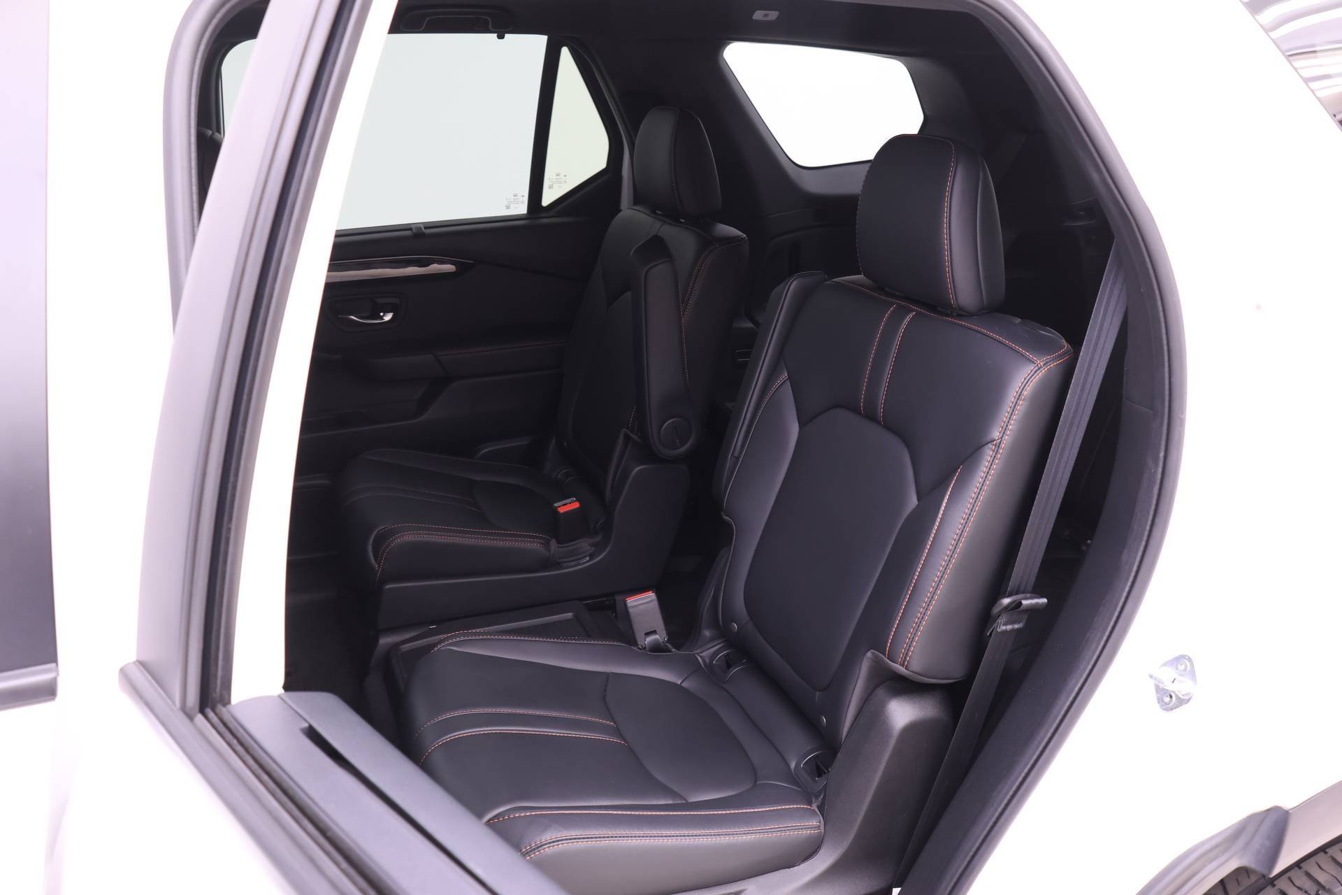 Used 2023 Honda Pilot TrailSport image 11