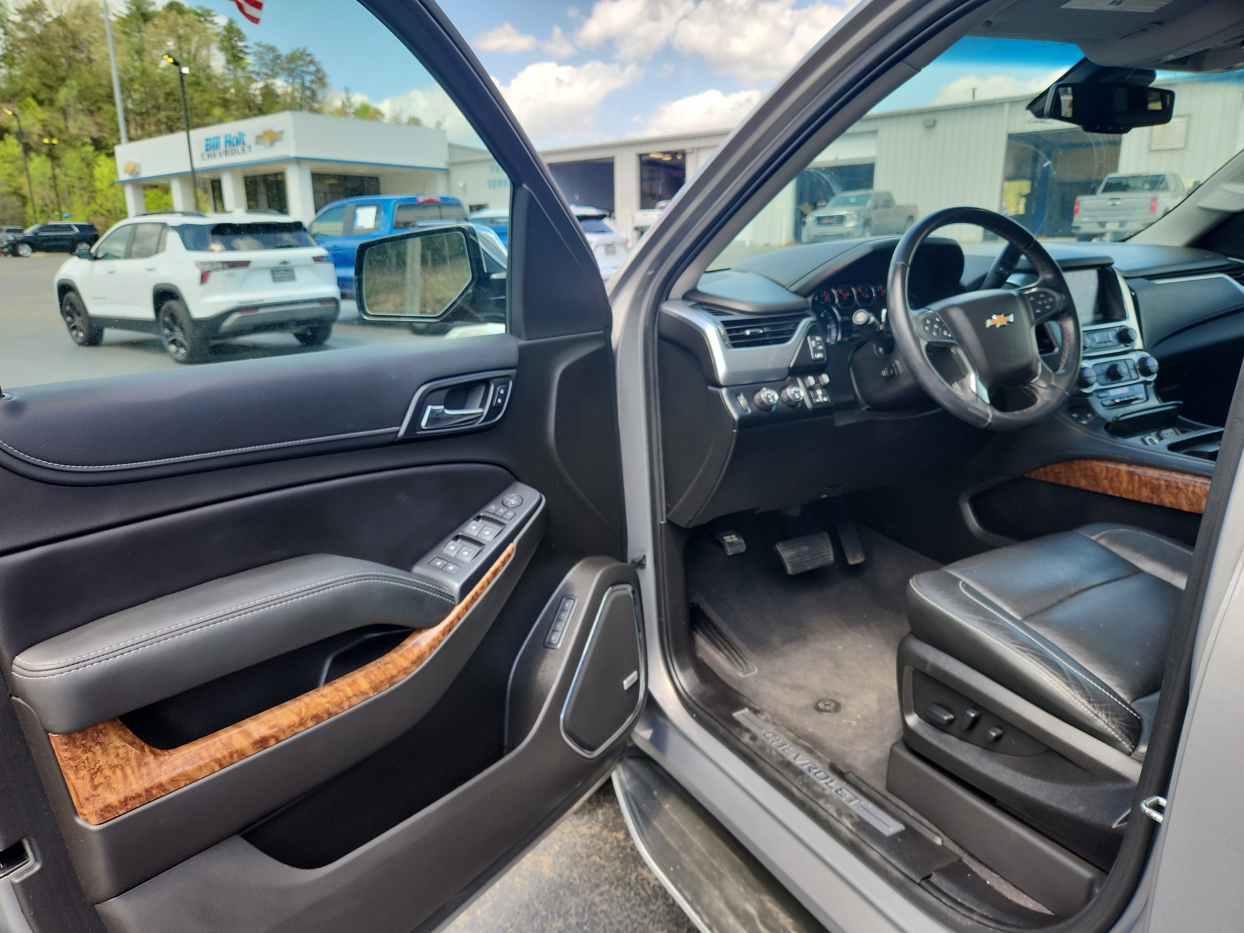 Used 2019 Chevrolet Tahoe Premier AWD/4WD image 19