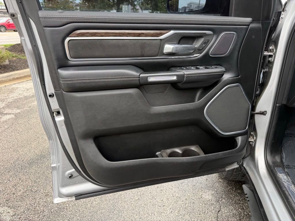 Used 2019 RAM 1500 Laramie RWD image 16