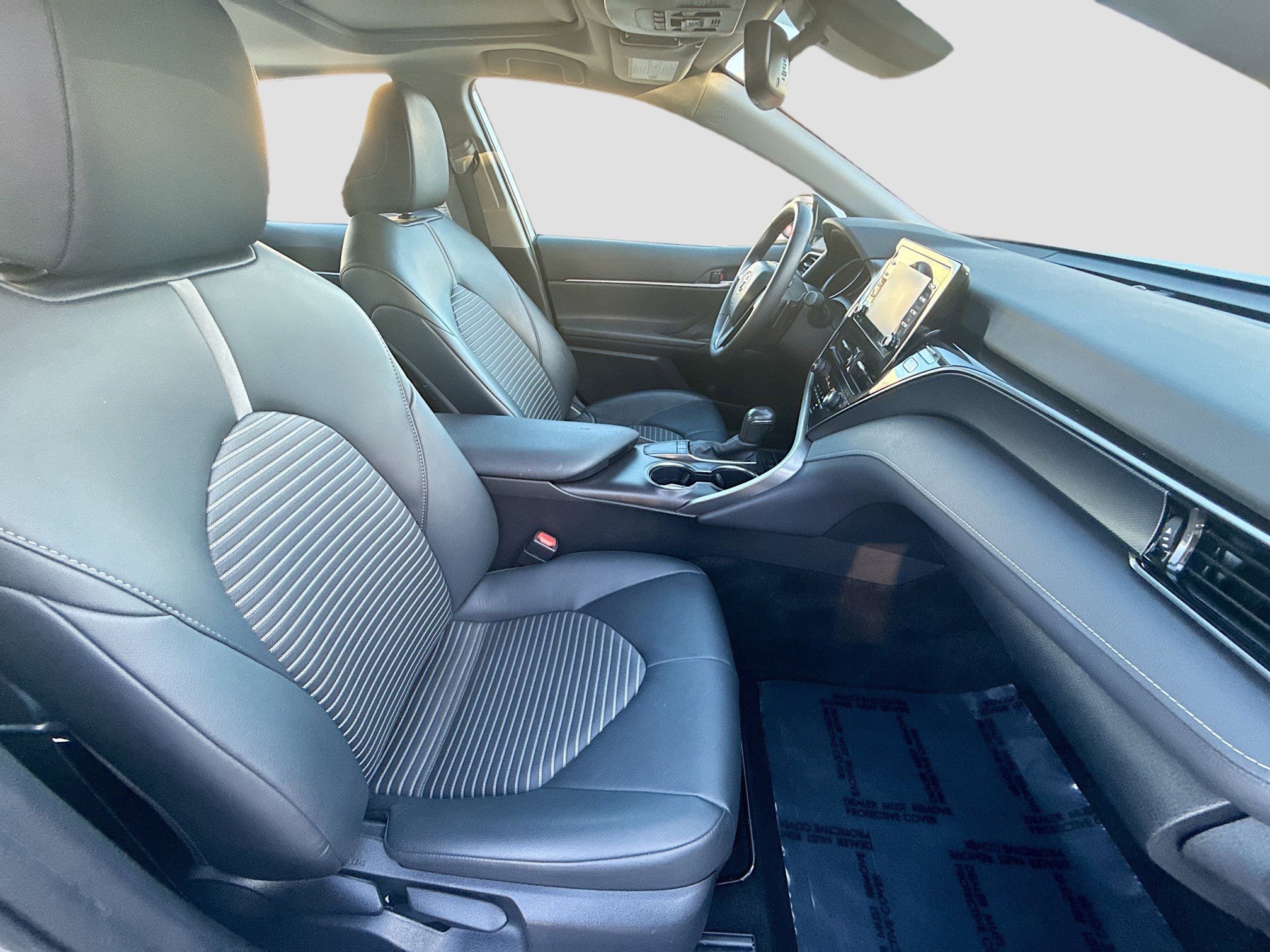 Used 2024 Toyota Camry SE w/ Convenience Package image 30