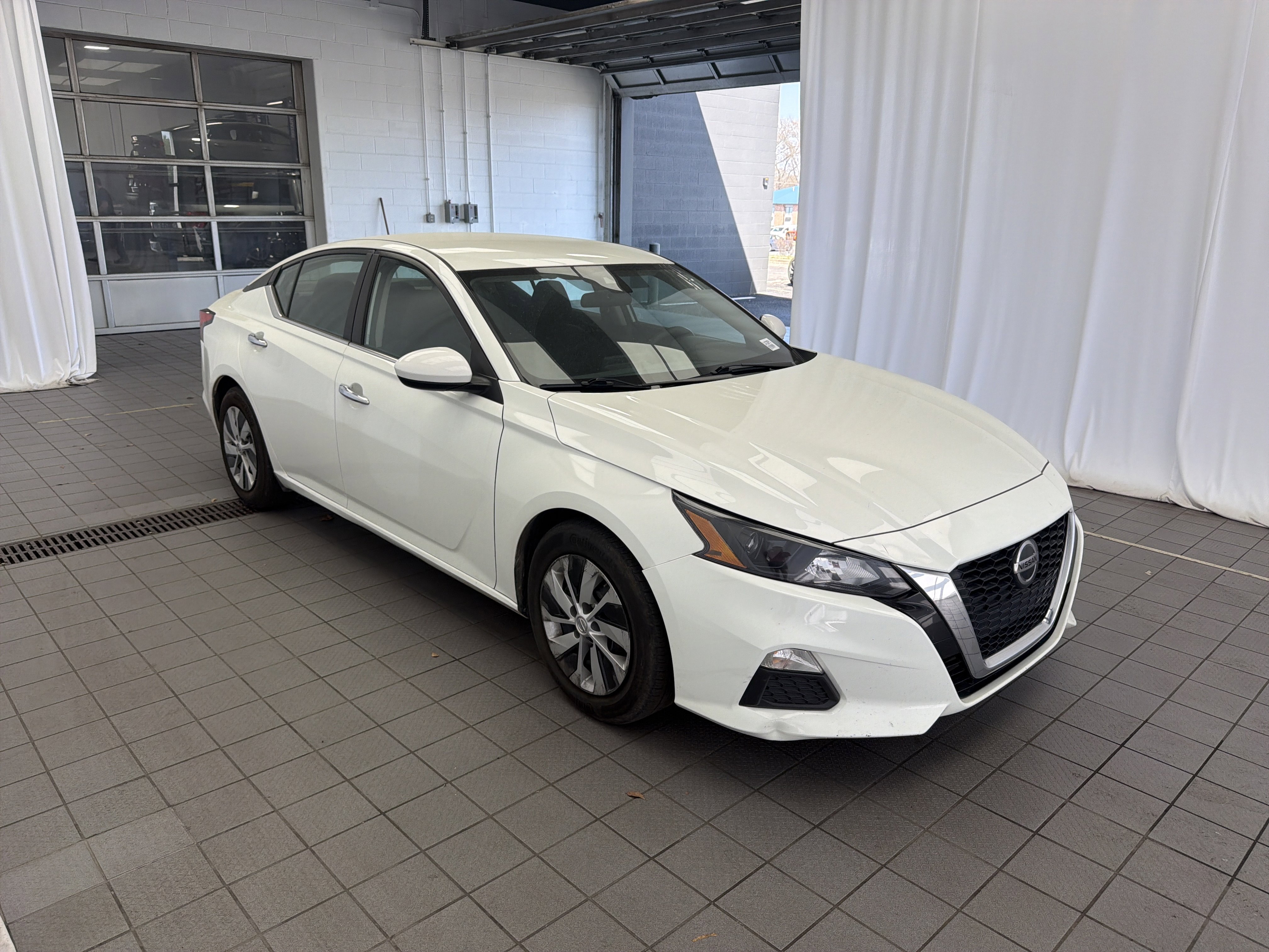 Used 2022 Nissan Altima 2.5 S image 3