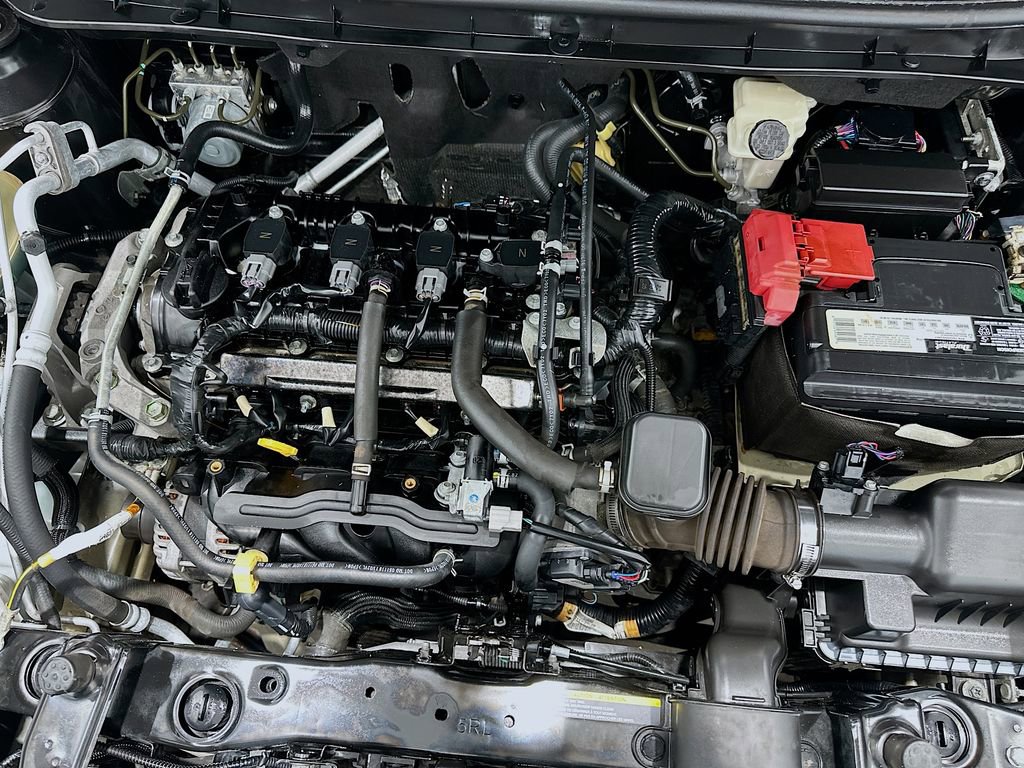 Used 2019 Nissan Kicks SR w/ SR Premium Package FWD image 29
