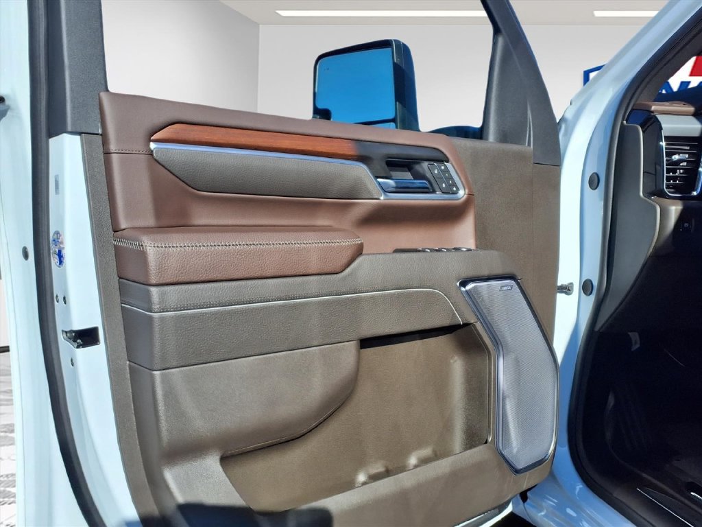 New 2026 GMC Sierra 2500 Denali w/ Denali Reserve Package AWD/4WD image 12