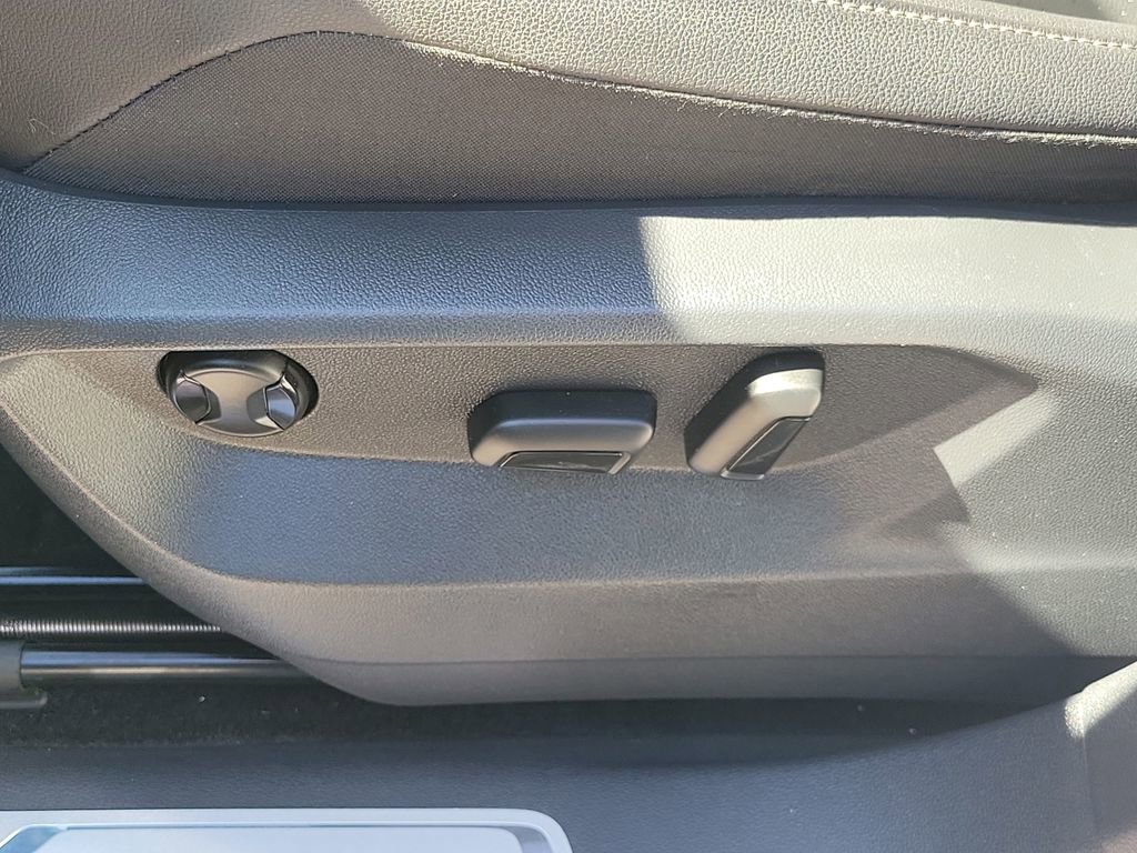 Used 2020 Volkswagen Tiguan SE R-Line w/ 3rd Row Seat Package image 28