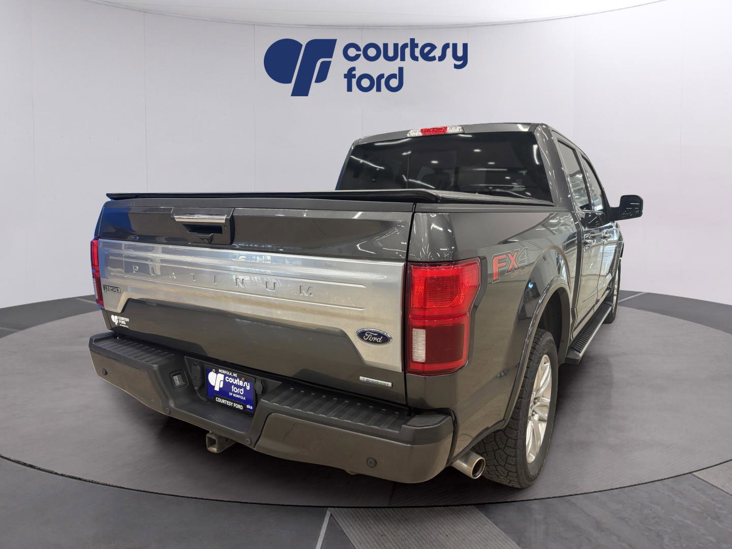 Used 2018 Ford F150 Platinum w/ Equipment Group 701A Luxury image 7