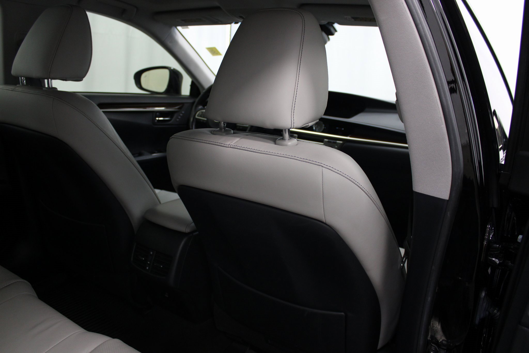 Used 2018 Lexus ES 300h image 25