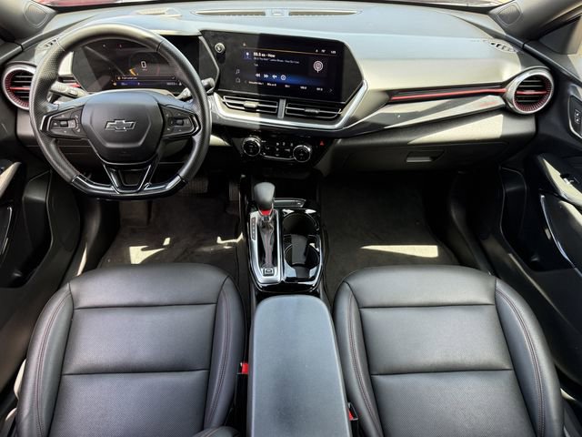 Used 2025 Chevrolet Trax RS FWD image 11