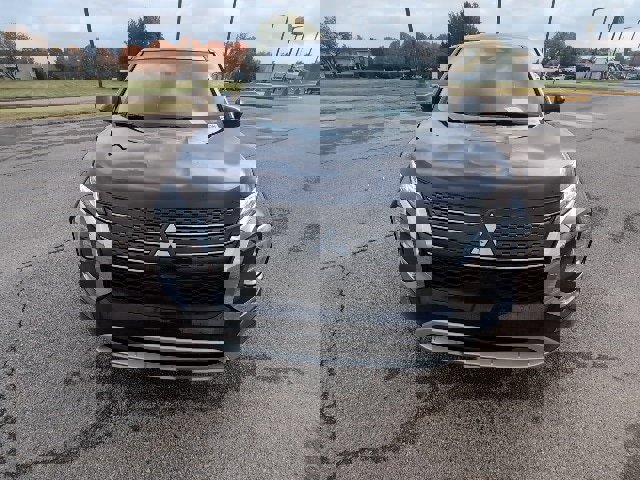 Used 2024 Mitsubishi Outlander SE image 9