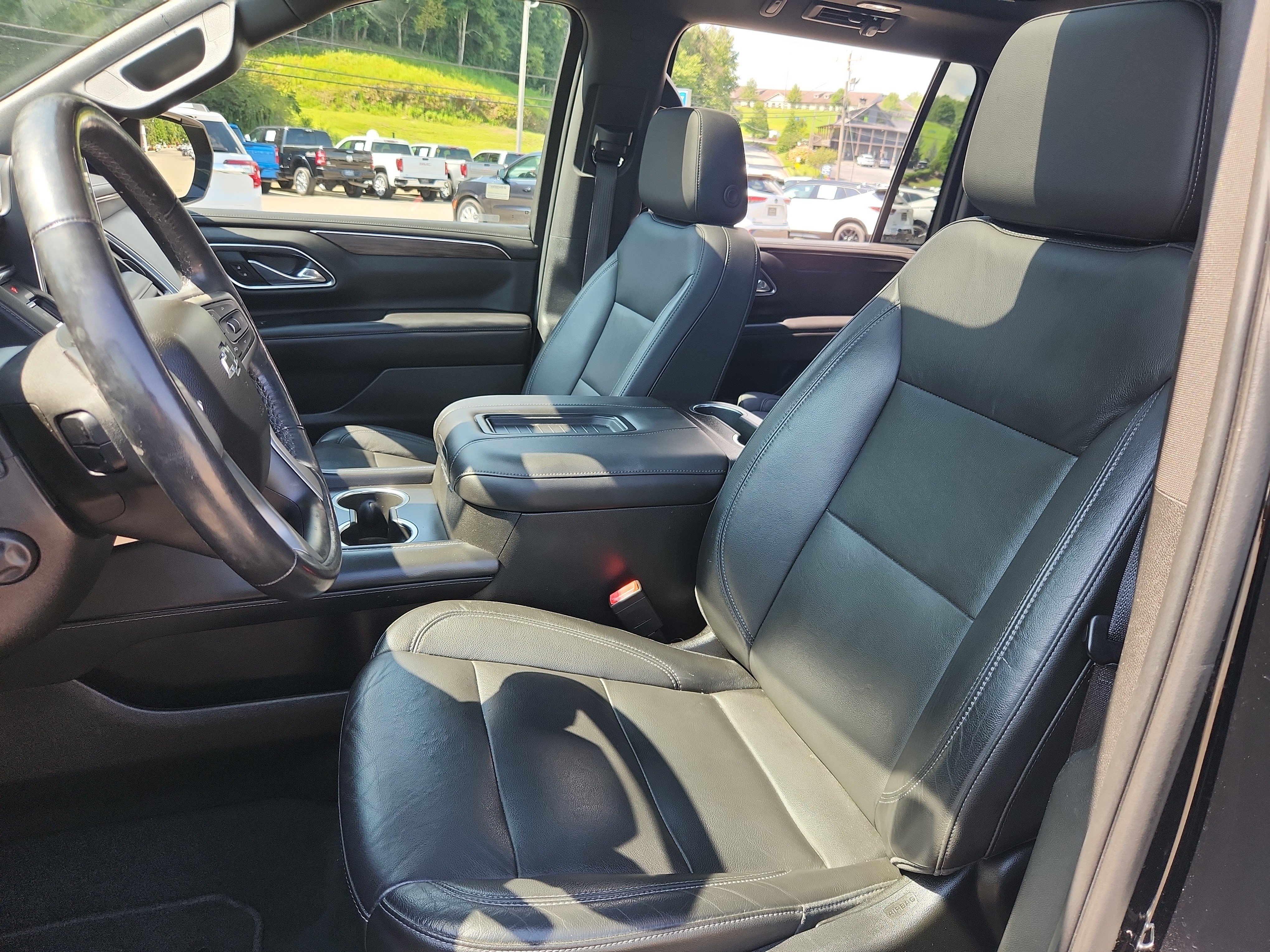 Used 2021 Chevrolet Suburban Z71 w/ Z71 Signature Package AWD/4WD image 22