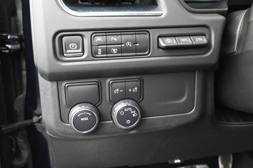 Used 2023 Chevrolet Tahoe High Country RWD image 16