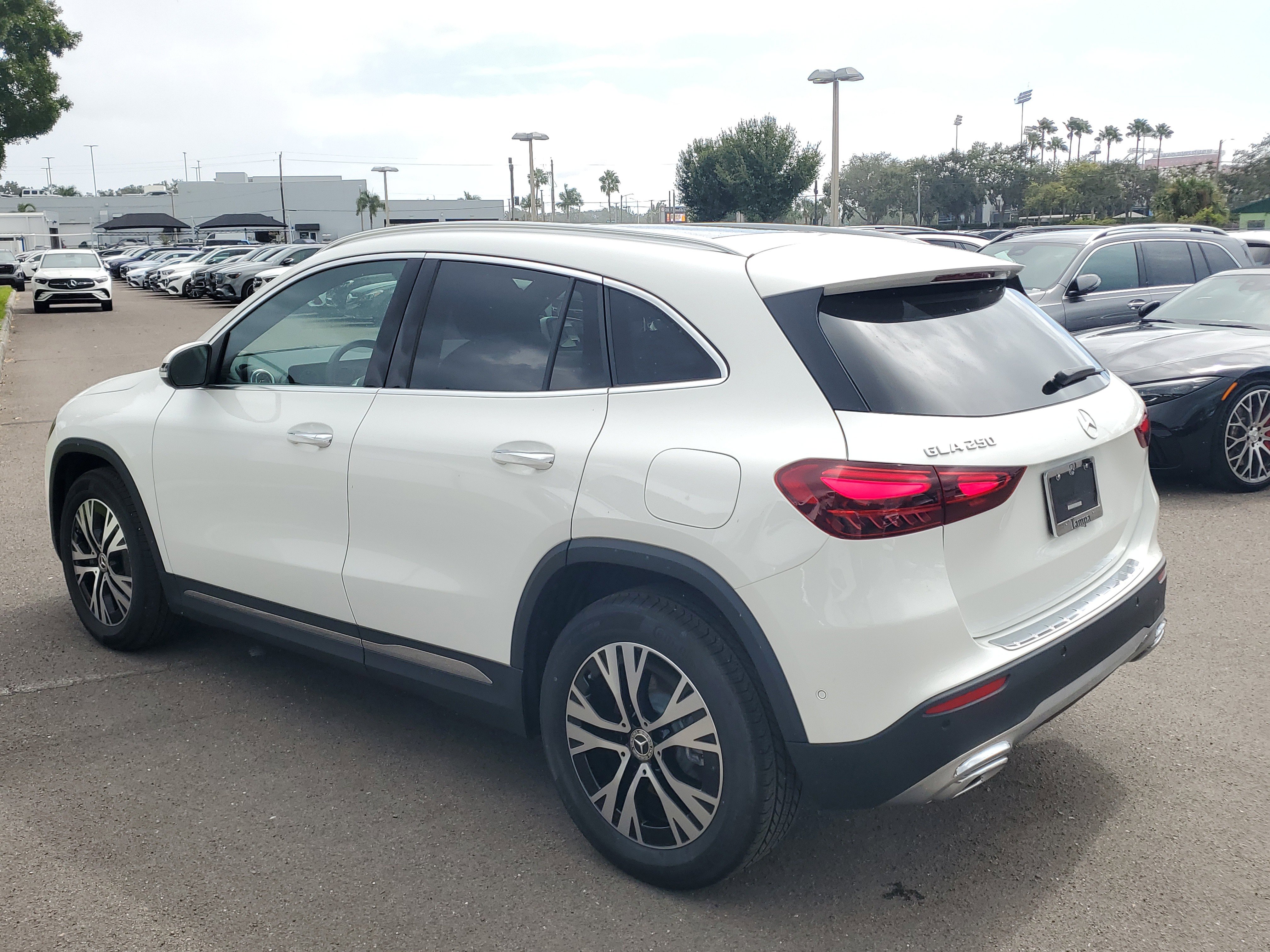 Used 2025 Mercedes-Benz GLA 250 GLA 250 image 3