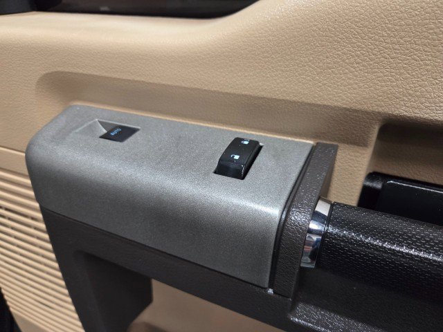 Used 2014 Ford F250 Lariat w/ Lariat Ultimate Package AWD/4WD image 40