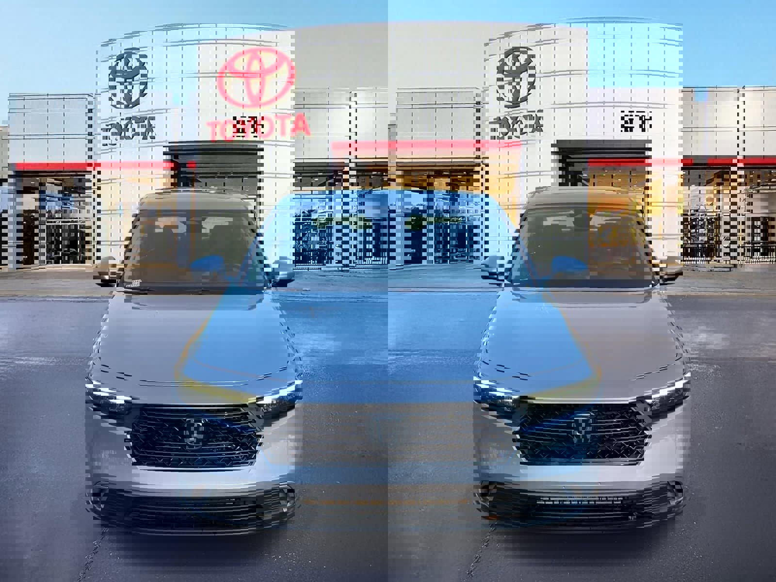 Used 2024 Honda Accord EX image 2