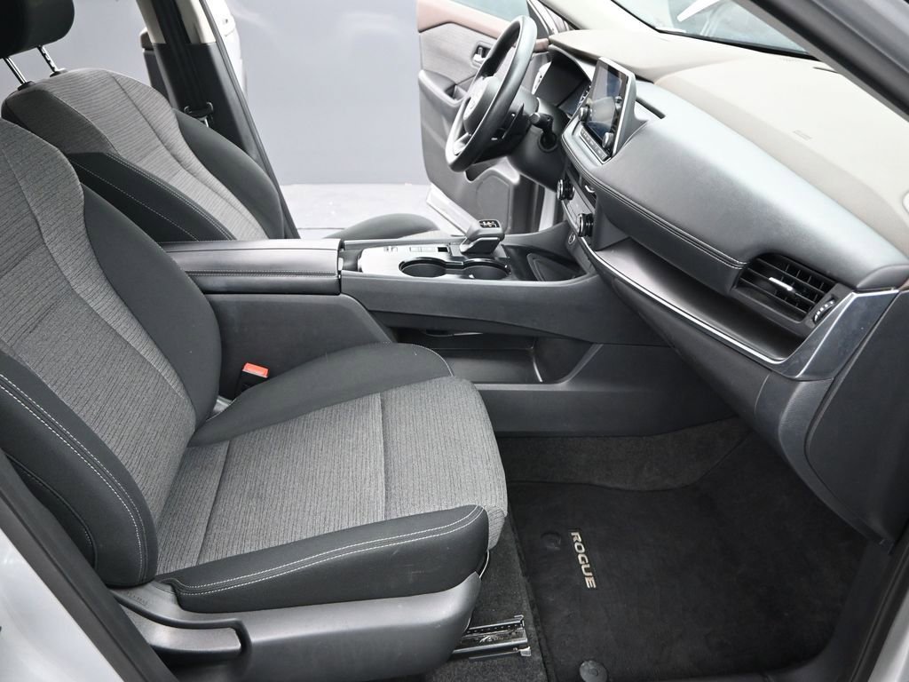Used 2023 Nissan Rogue SV image 20