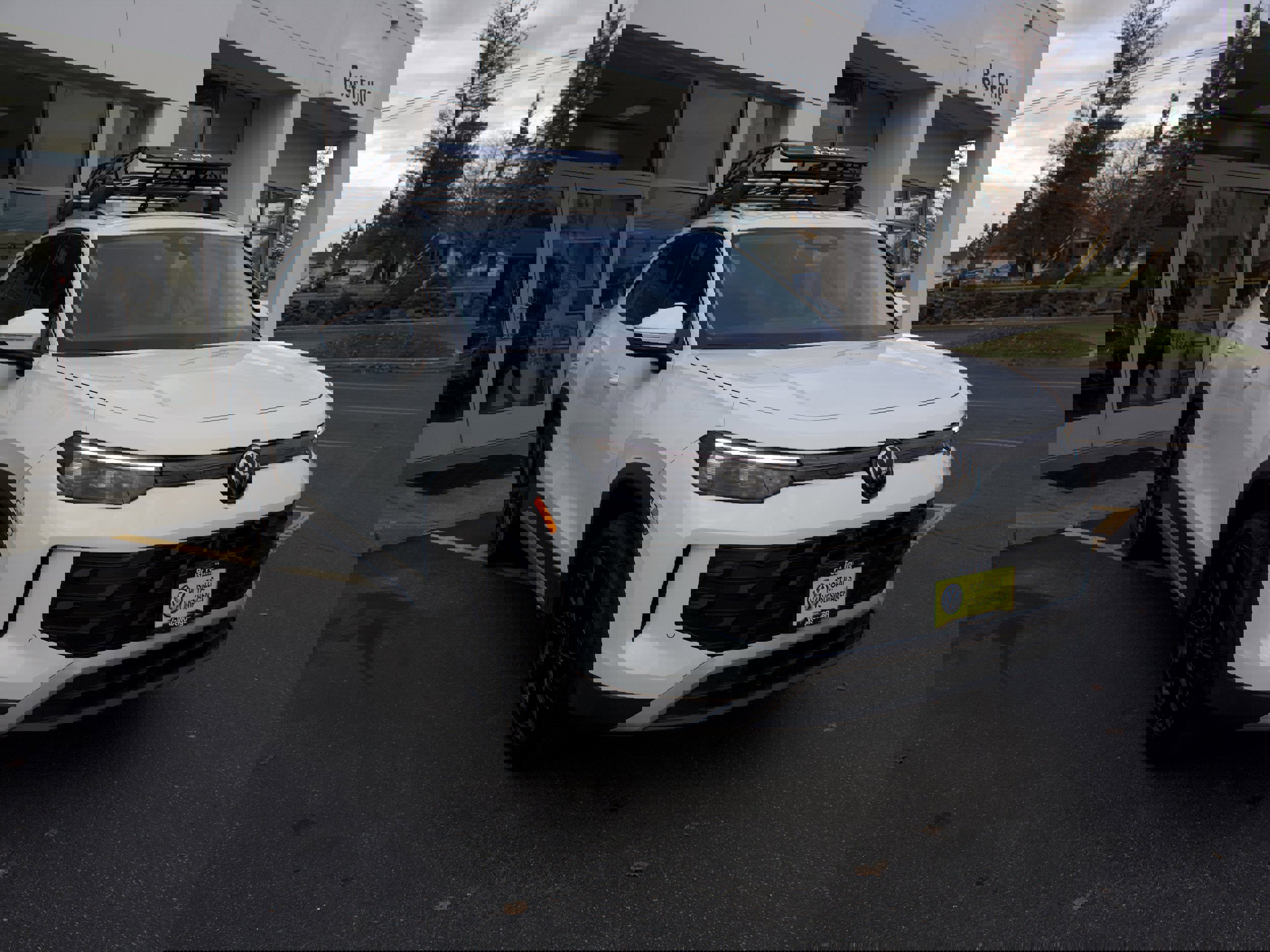 New 2025 Volkswagen Tiguan SE image 3