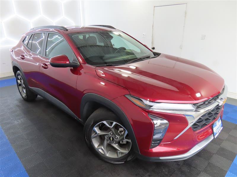 Used 2025 Chevrolet Trax LT w/ LT Convenience Package FWD image 5