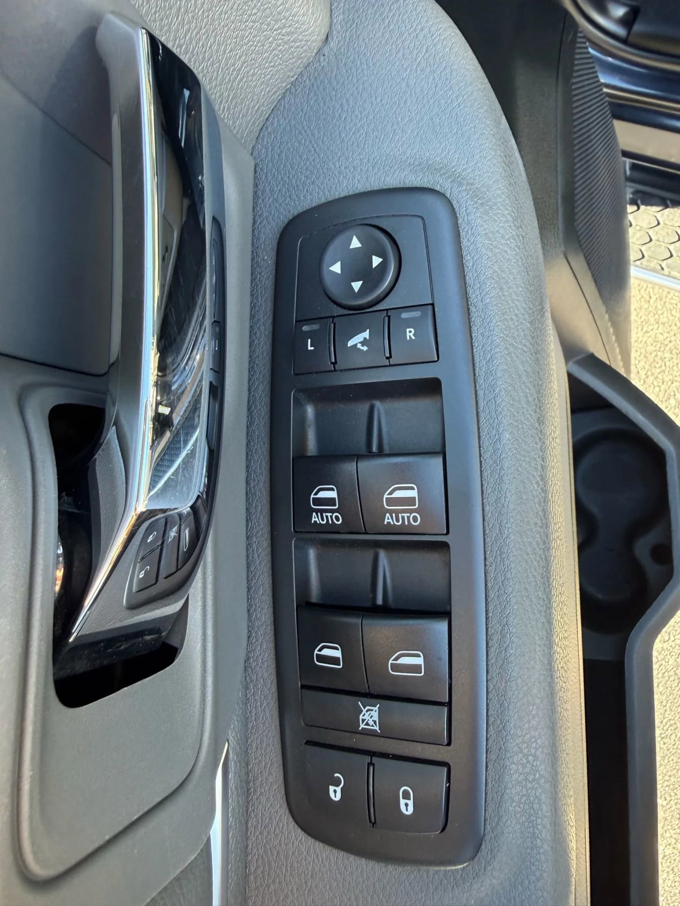 Used 2017 RAM 1500 Big Horn image 13