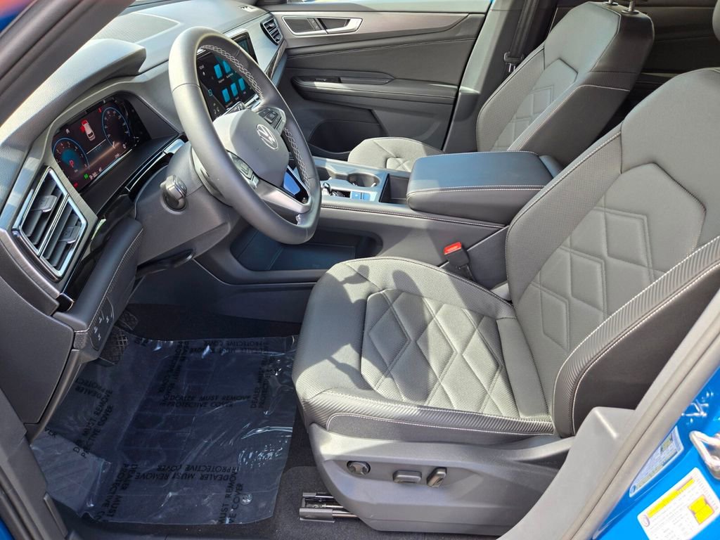 Certified 2025 Volkswagen Atlas Cross Sport SE FWD image 8