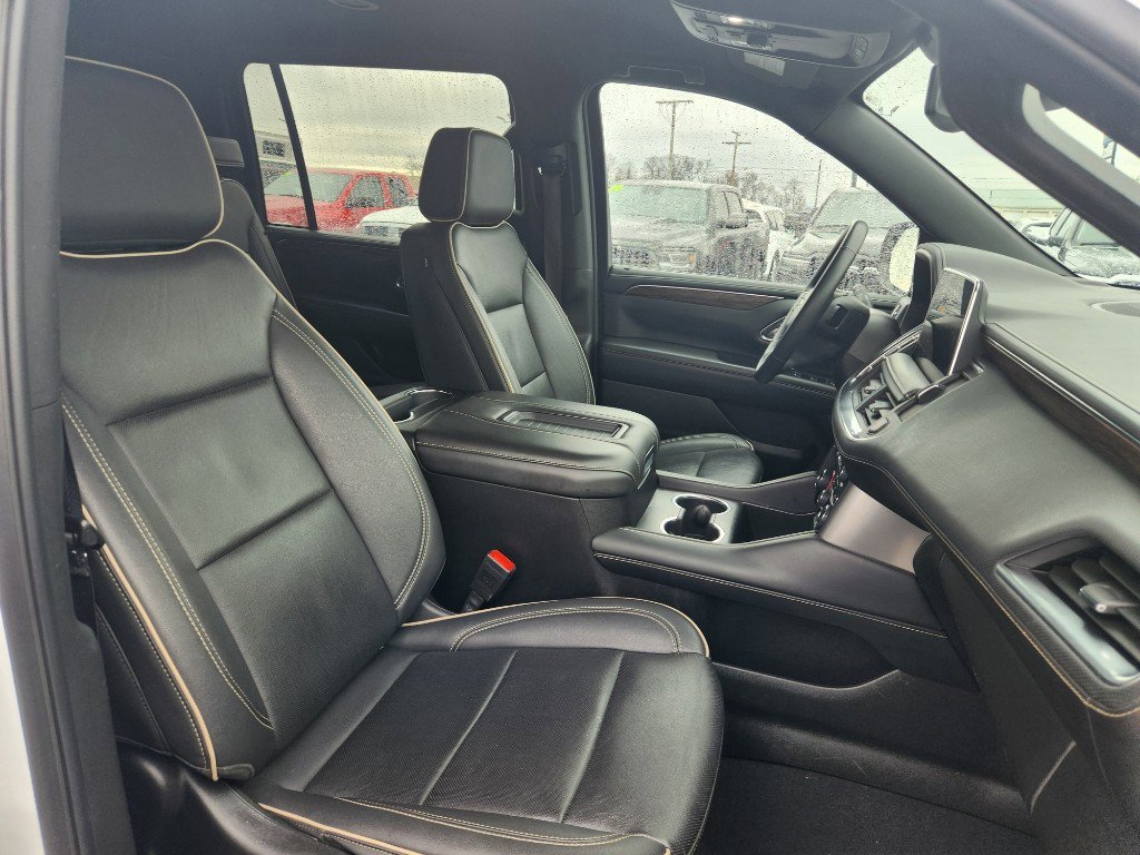 Used 2024 Chevrolet Suburban Premier image 20