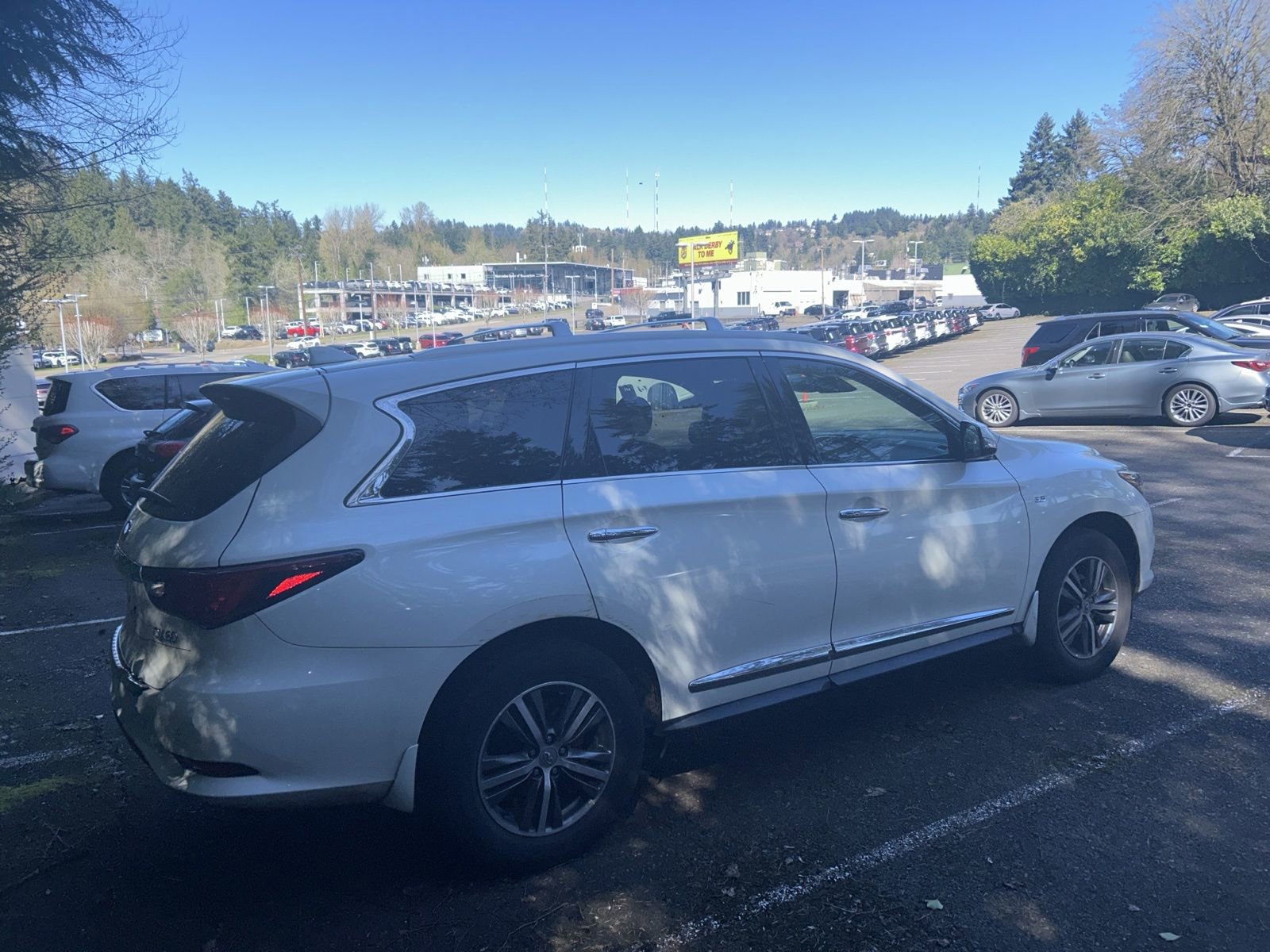 Used 2019 INFINITI QX60 Luxe w/ Essential Package image 5