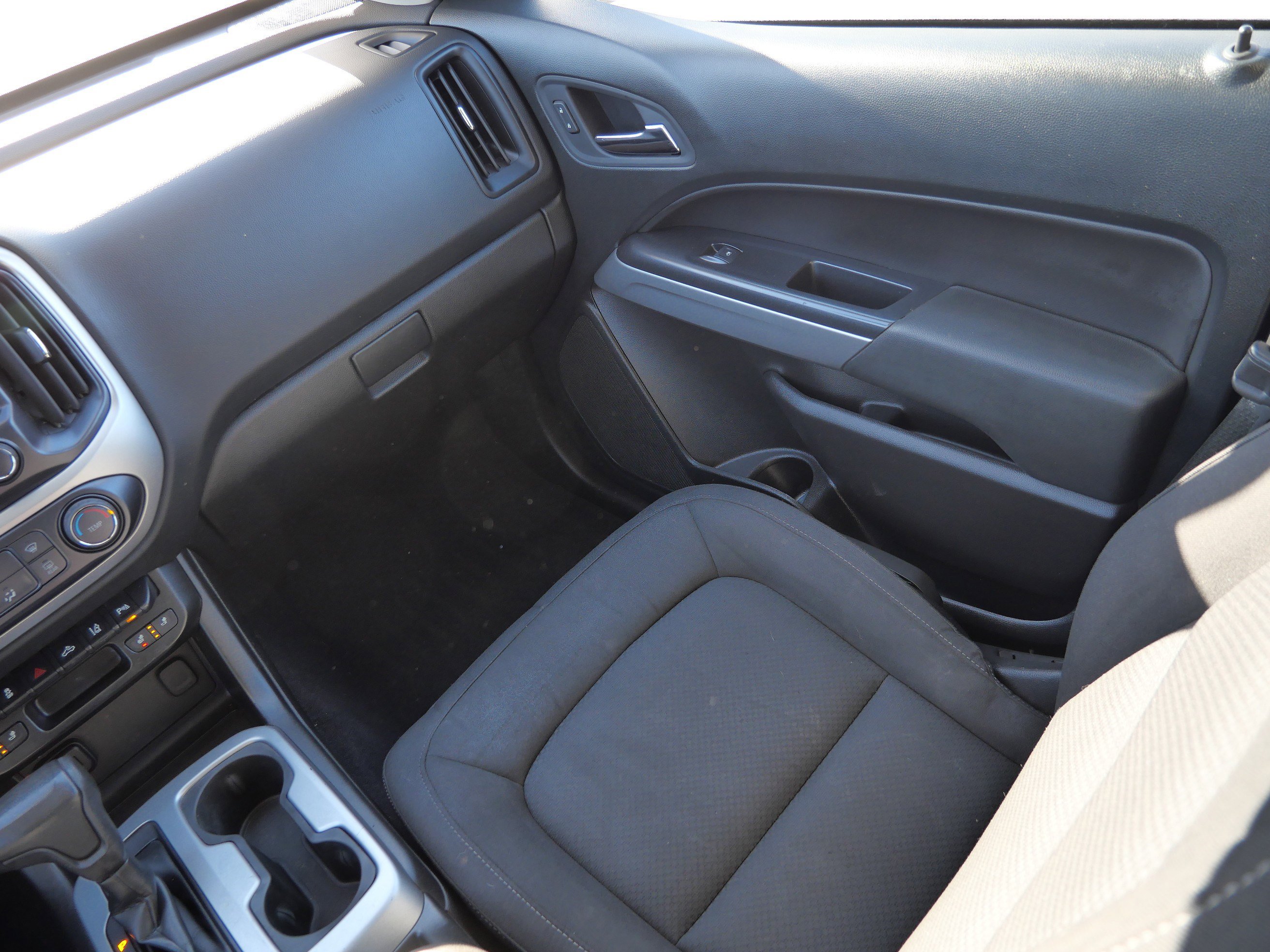 Used 2021 Chevrolet Colorado LT w/ Safety Package image 11