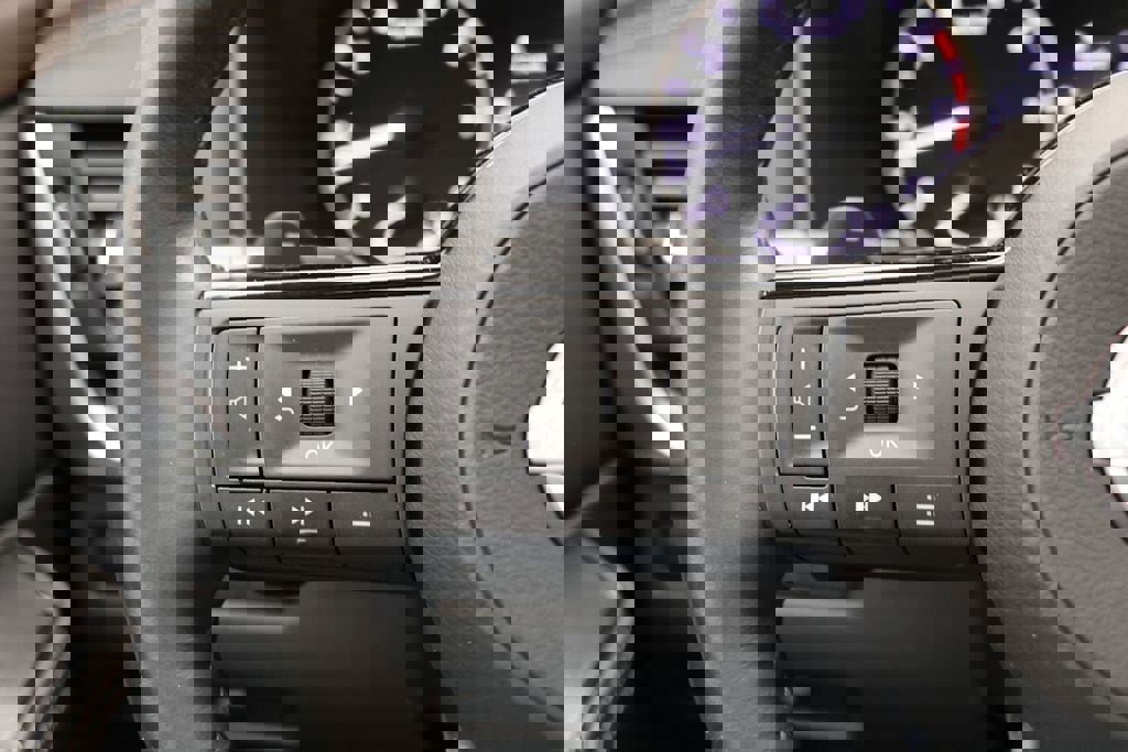 Used 2023 Nissan Rogue SV w/ SV Premium Package image 19