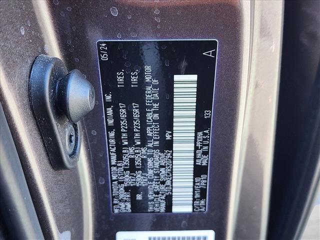 Certified 2024 Toyota Sienna XLE w/ XLE Plus Package FWD image 25