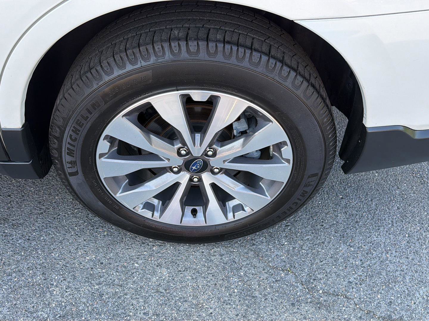 Used 2018 Subaru Outback 2.5i Touring AWD/4WD image 40