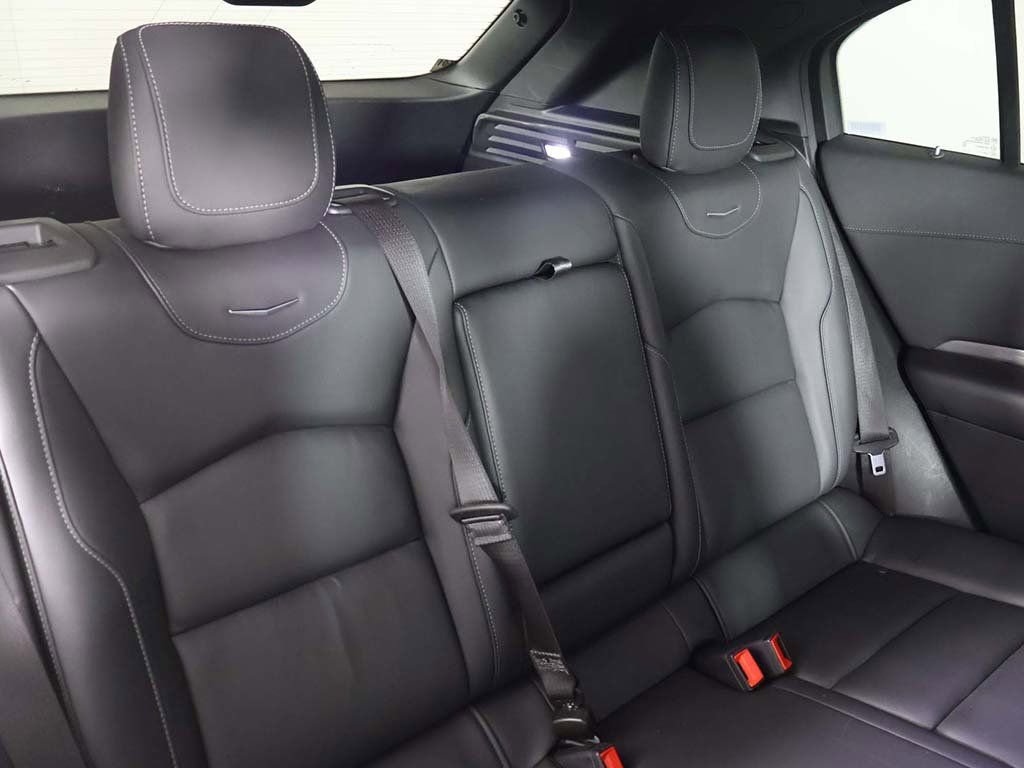 Used 2024 Cadillac XT4 Premium Luxury image 33