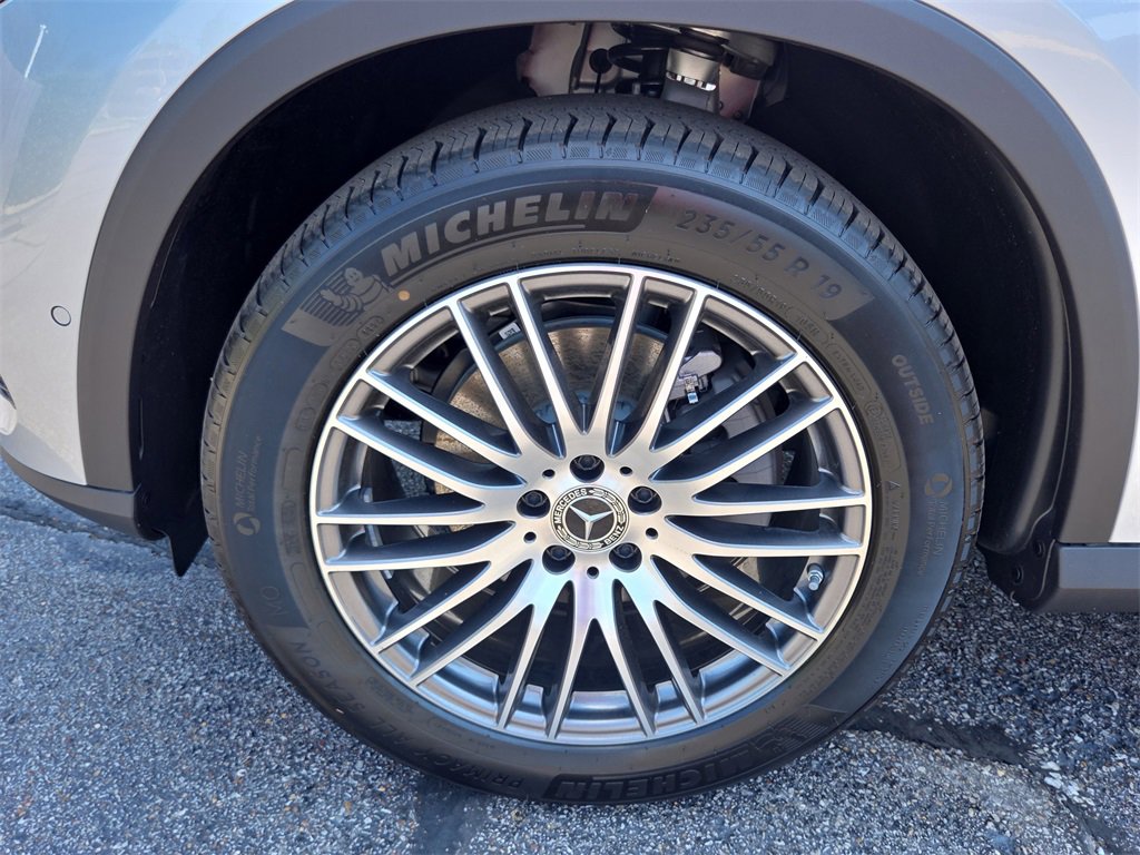 New 2025 Mercedes-Benz GLC 300 4MATIC image 9