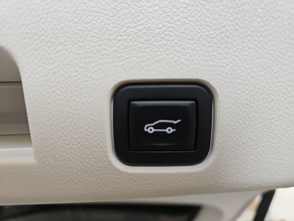 Certified 2024 GMC Acadia Denali w/ Super Cruise Package AWD/4WD image 17