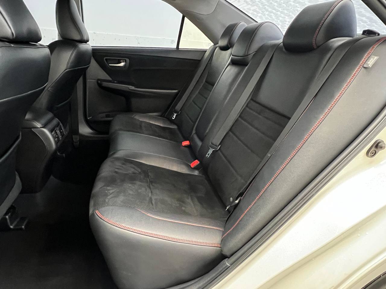 Used 2015 Toyota Camry XSE w/ Moonroof Package FWD image 10