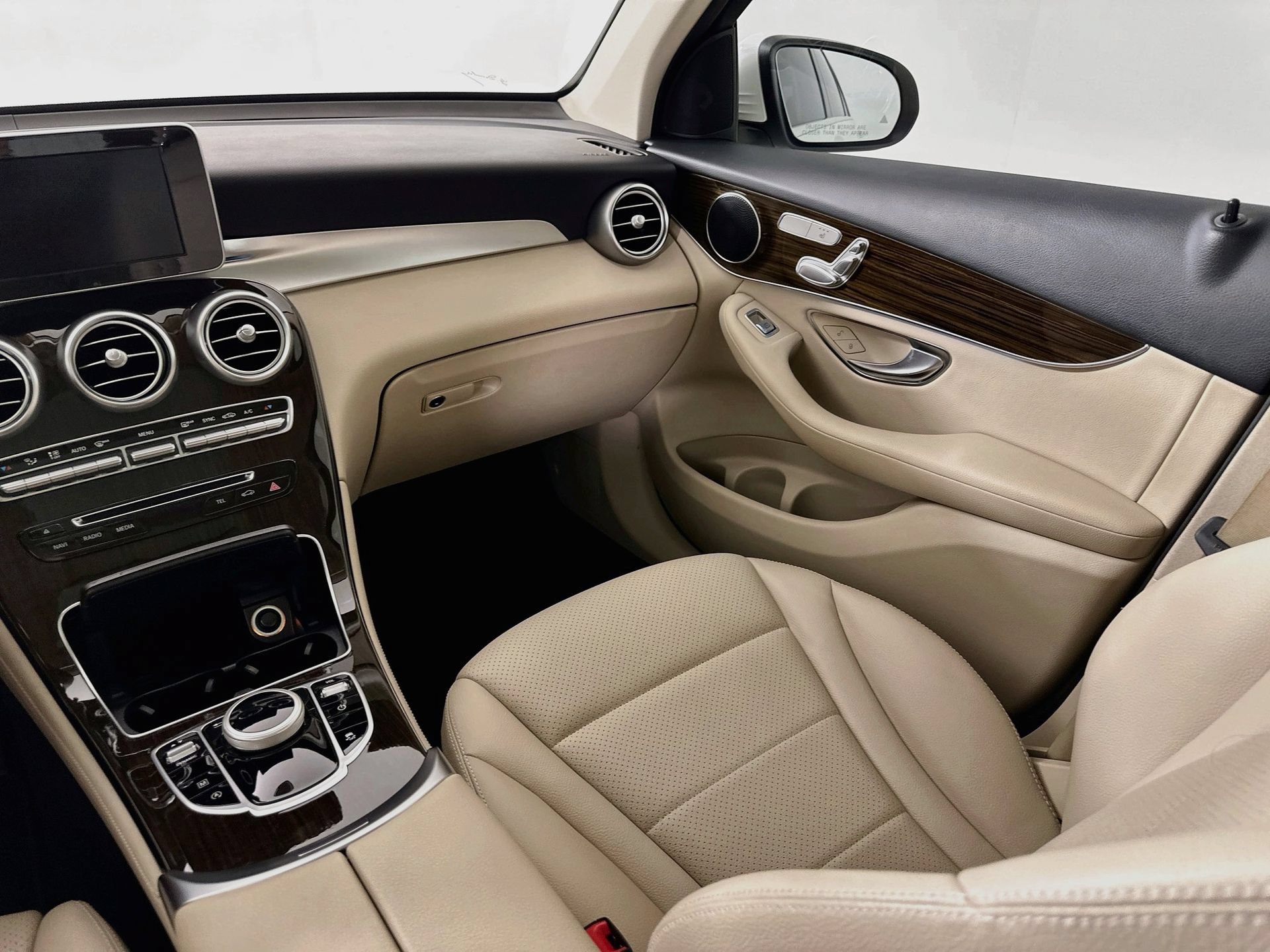 Used 2019 Mercedes-Benz GLC 300 image 25