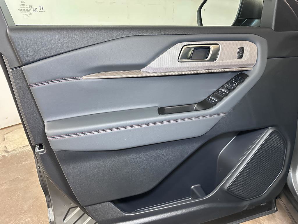 Used 2026 Ford Explorer Active w/ Active Comfort Package image 21