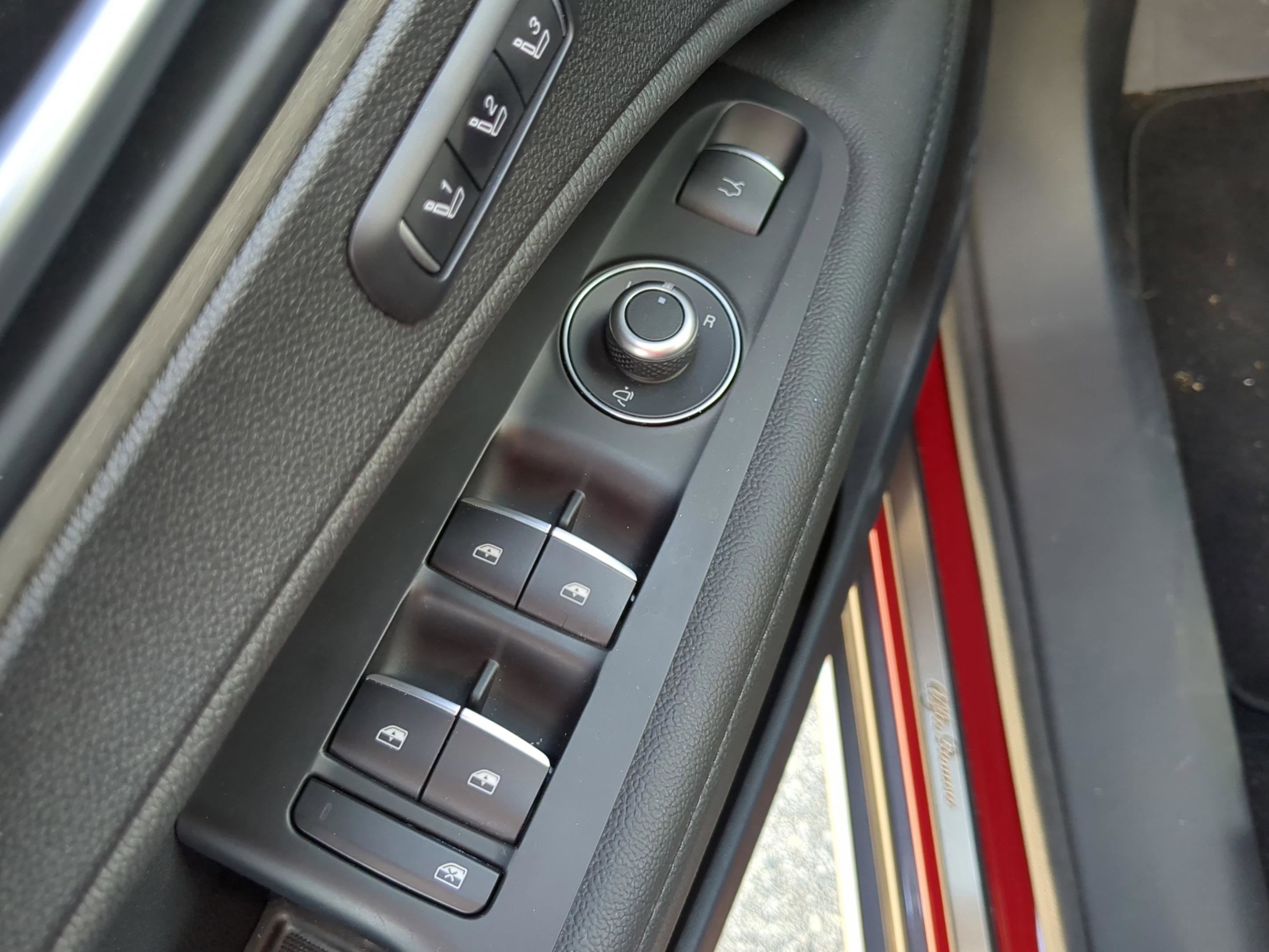 Used 2023 Alfa Romeo Stelvio Ti w/ Active Assist Plus Package image 24