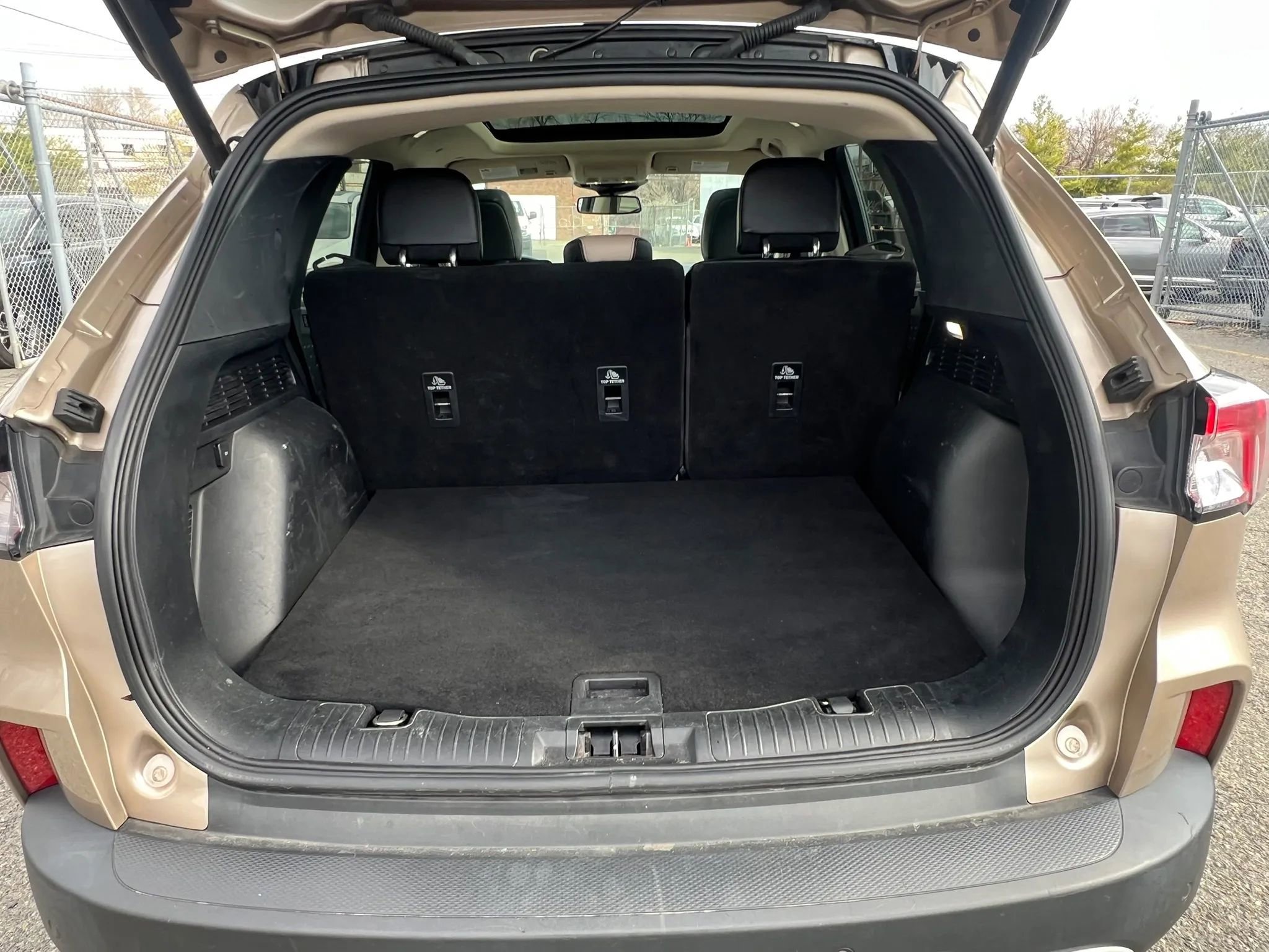 Used 2020 Ford Escape Titanium w/ Titanium Premium Package 2.0 image 10