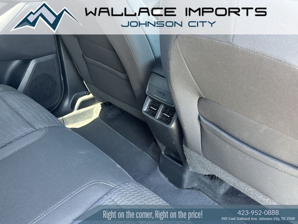 Used 2025 Chevrolet Equinox LT w/ Safety and Technology Package AWD/4WD image 38