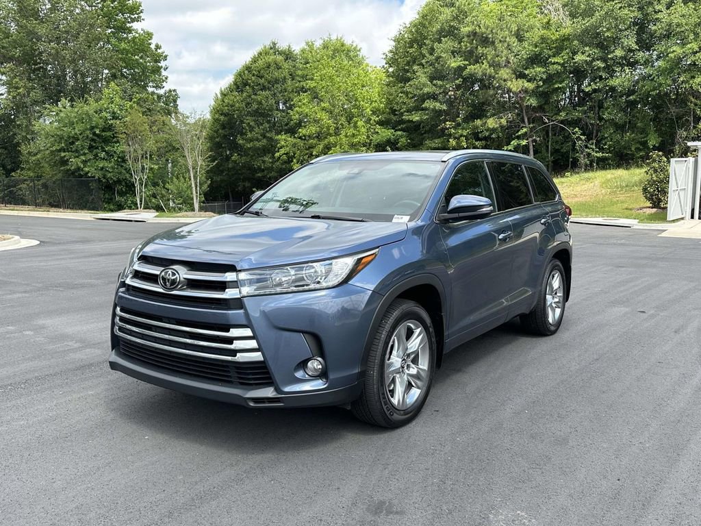 Used 2017 Toyota Highlander Limited AWD/4WD video 3