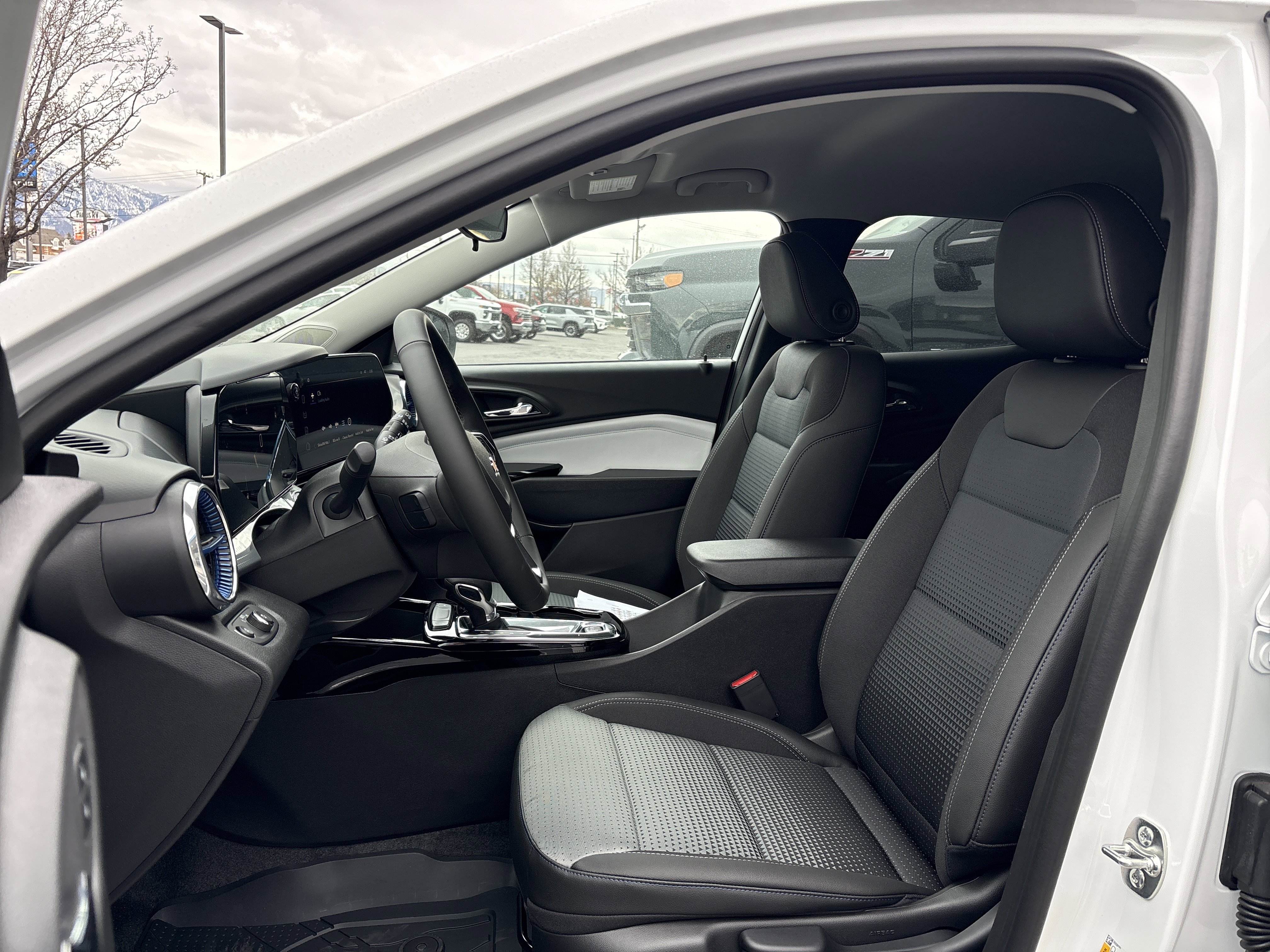 New 2026 Chevrolet Trax LT w/ Driver Confidence Package FWD image 14