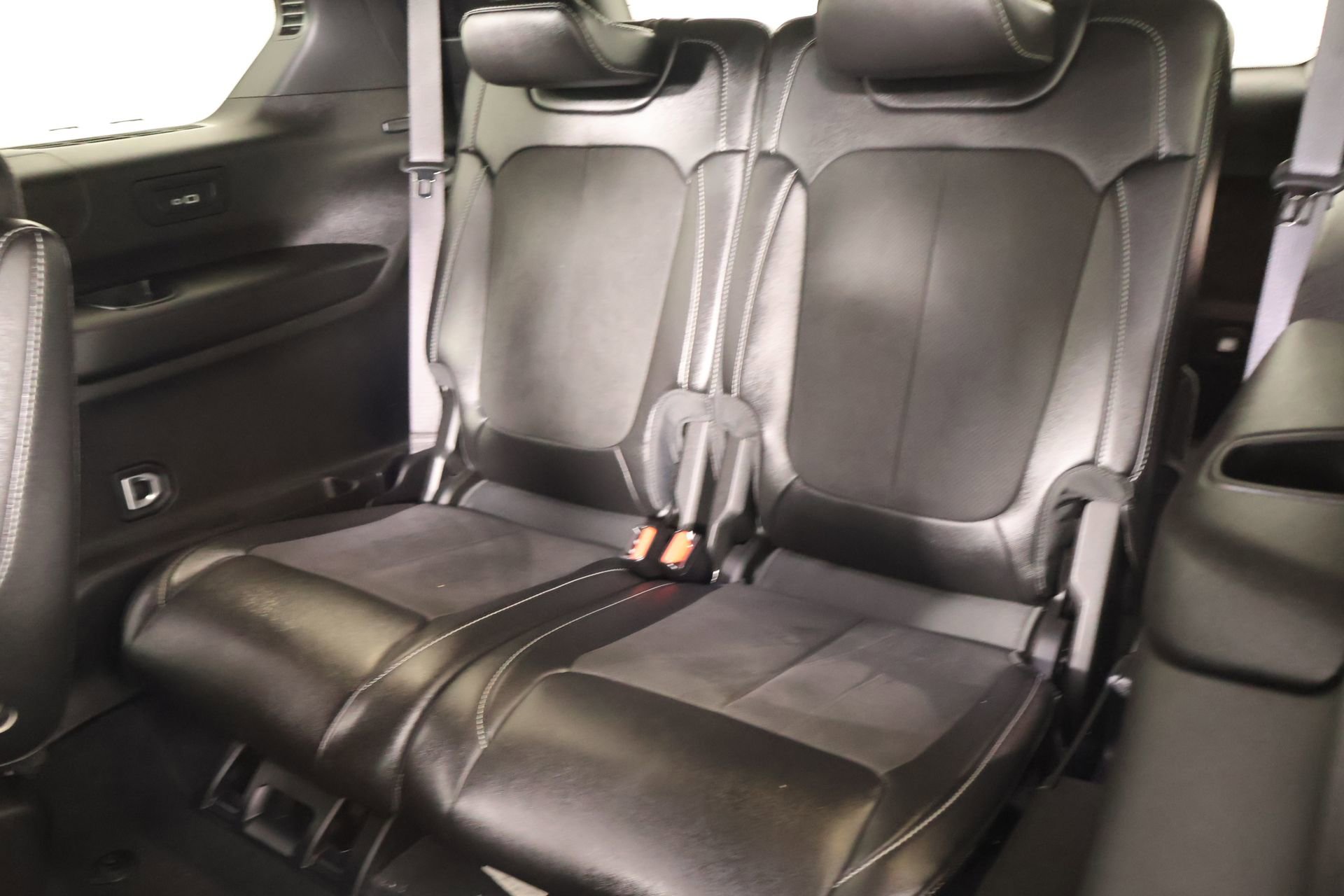 Used 2024 Jeep Grand Cherokee L Laredo RWD image 13