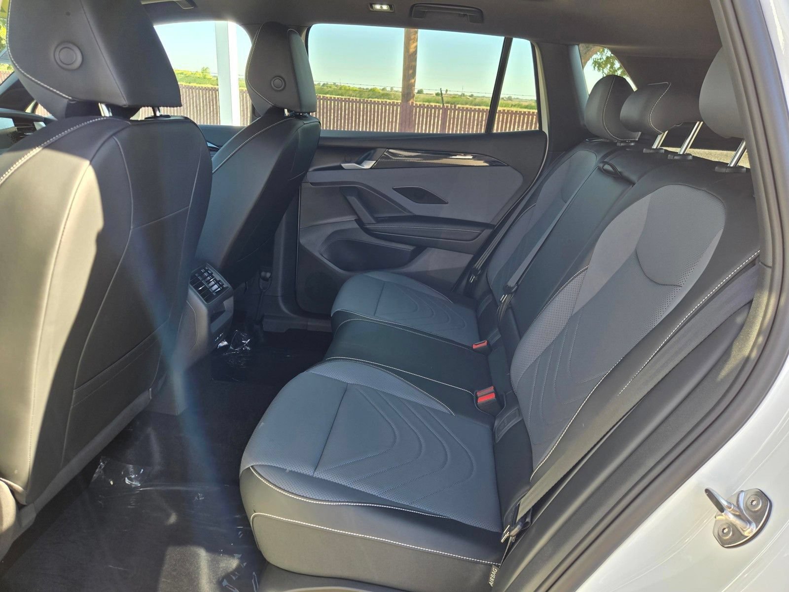 New 2026 Volkswagen Tiguan SE R-Line AWD/4WD image 11