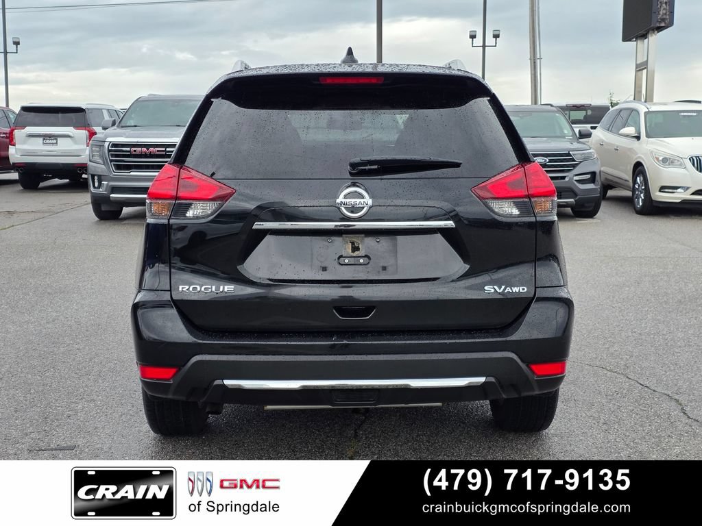 Used 2017 Nissan Rogue SV AWD/4WD image 6