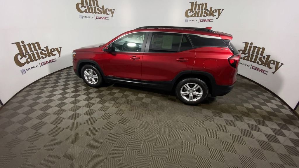 Used 2023 GMC Terrain SLE w/ Driver Convenience Package image 5