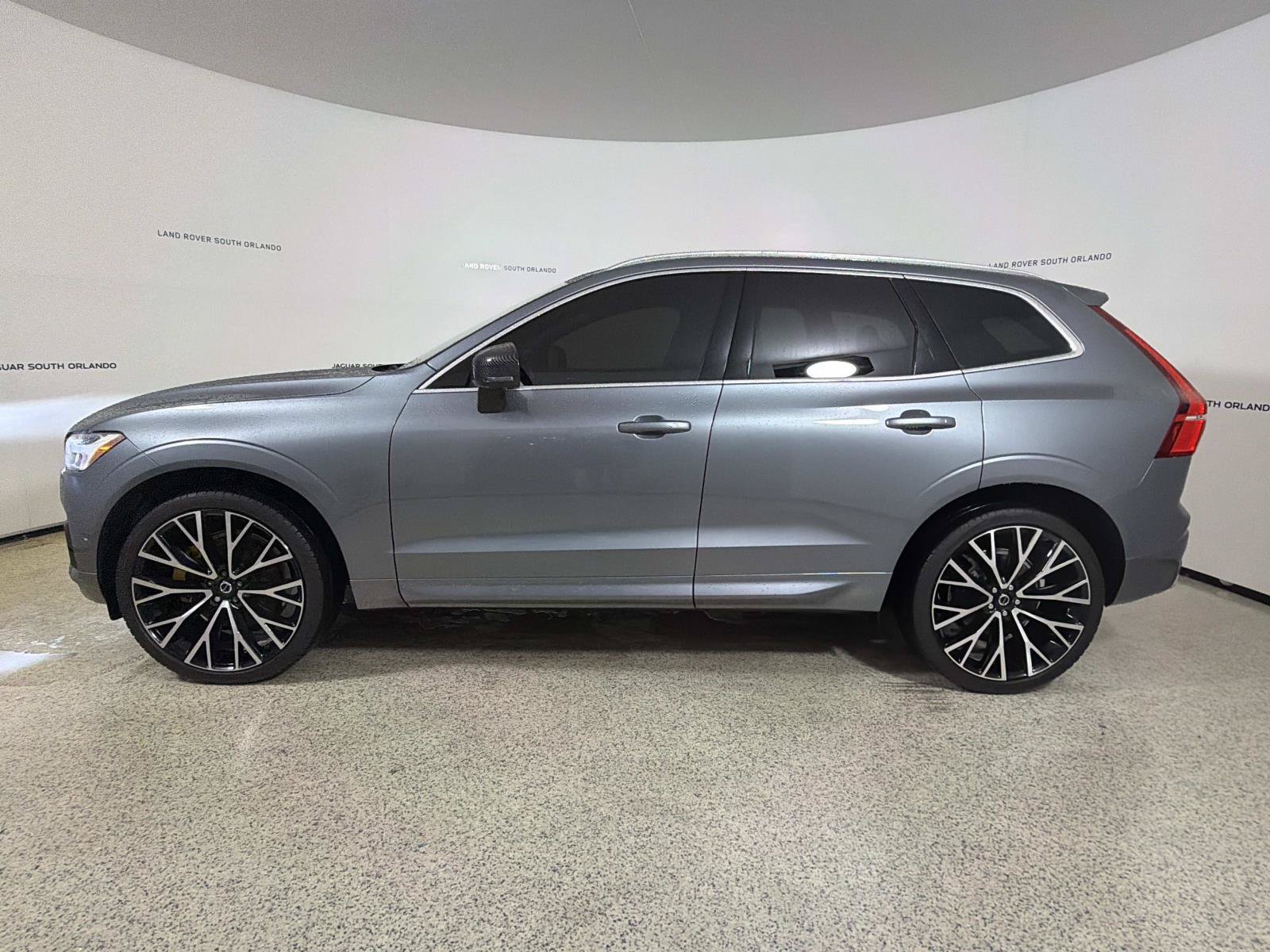 Used 2018 Volvo XC60 T6 R-Design w/ Convenience Package AWD/4WD image 2