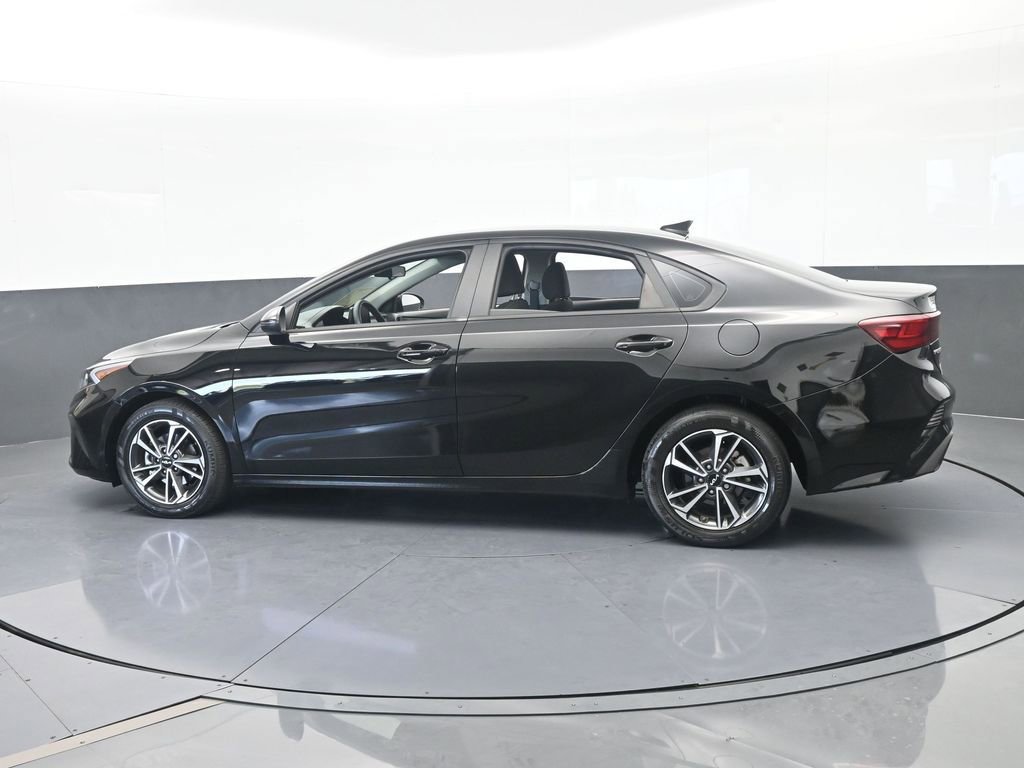 Used 2024 Kia Forte LXS w/ LXS Technology Package FWD image 3
