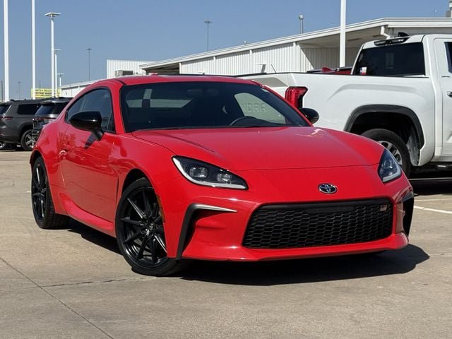 Used 2023 Toyota GR86 Premium w/ ALL Weather Mat Package (TMS) RWD image 2